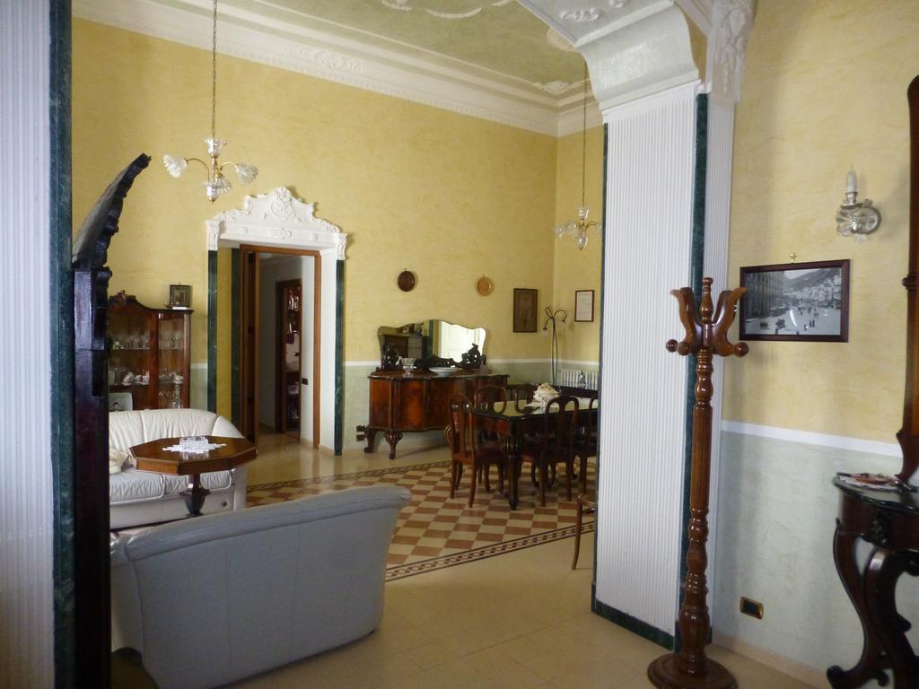 B&B Centrale Салерно Экстерьер фото