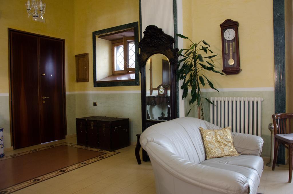 B&B Centrale Салерно Экстерьер фото