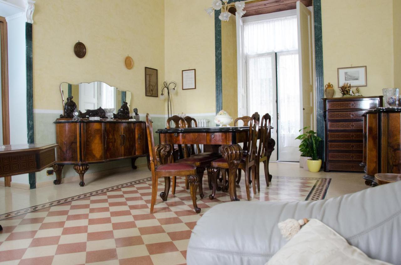 B&B Centrale Салерно Экстерьер фото